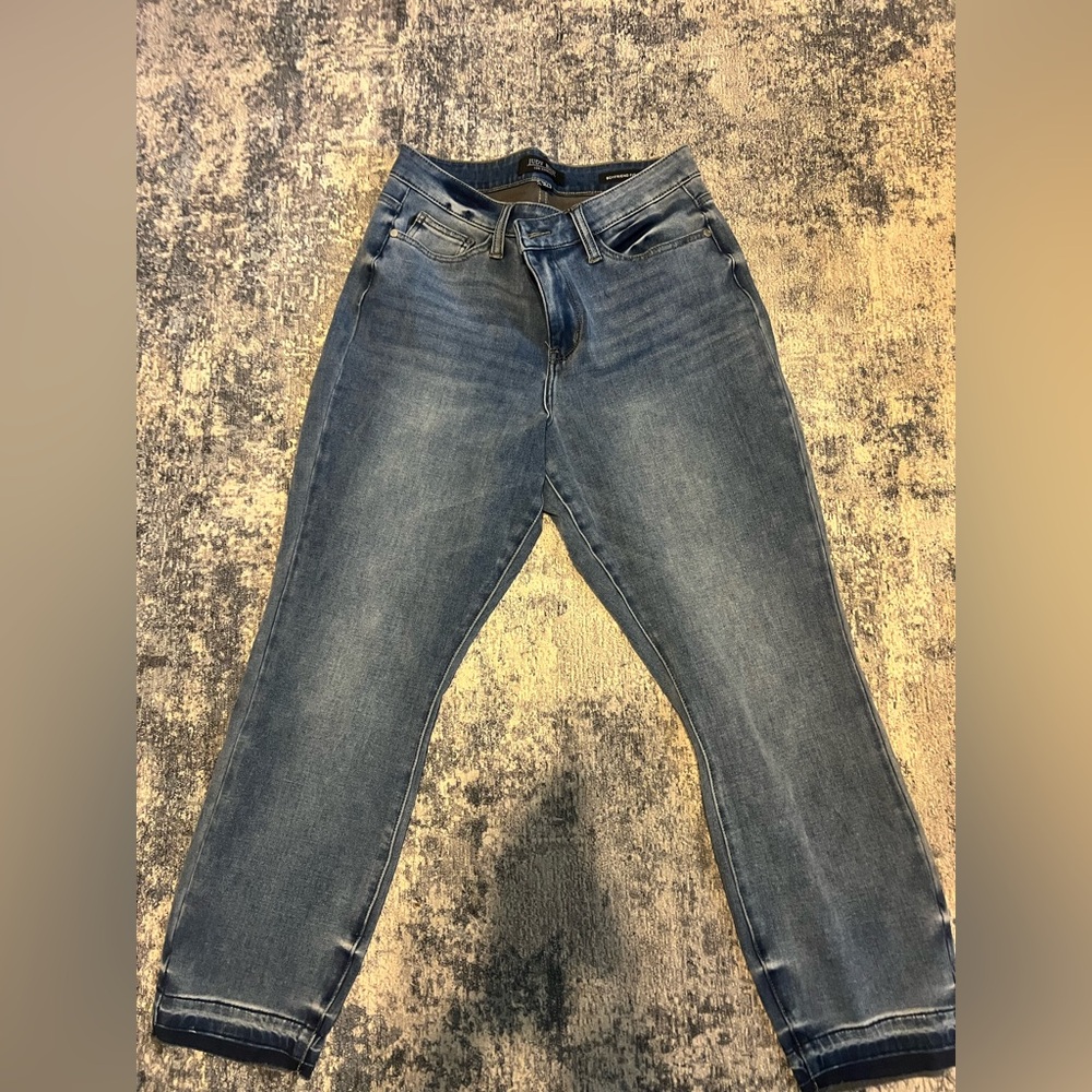Judy Blue Boyfriend Fit, Cropped, Vintage-Inspired Fading, size 9/29